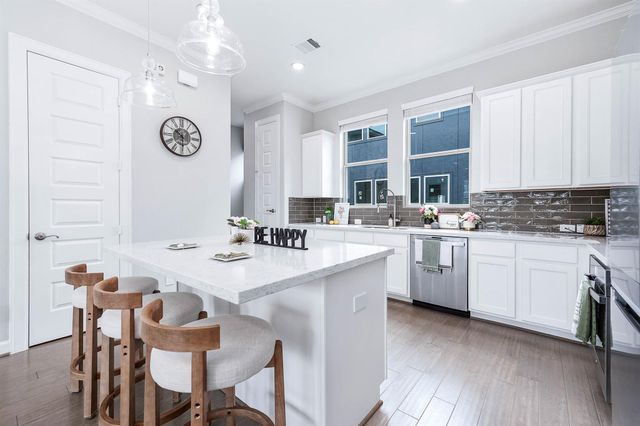 2022 Groveland Glen Drive, Houston, TX 77051