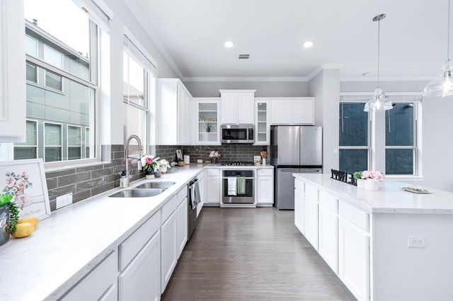 2022 Groveland Glen Drive, Houston, TX 77051