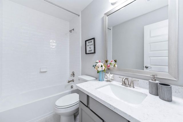 2022 Groveland Glen Drive, Houston, TX 77051