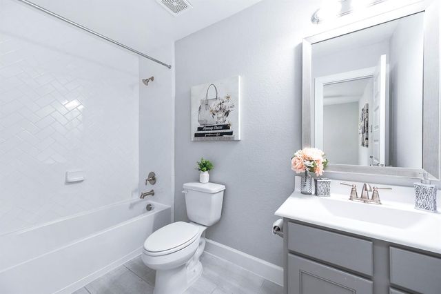 2022 Groveland Glen Drive, Houston, TX 77051