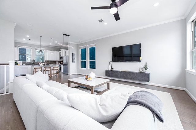 2022 Groveland Glen Drive, Houston, TX 77051