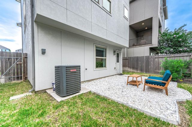 2022 Groveland Glen Drive, Houston, TX 77051