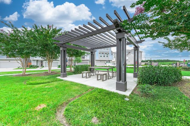 2022 Groveland Glen Drive, Houston, TX 77051