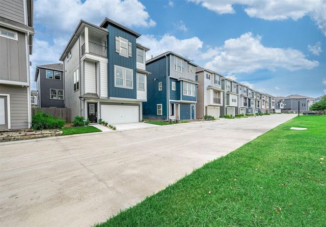 2022 Groveland Glen Drive, Houston, TX 77051