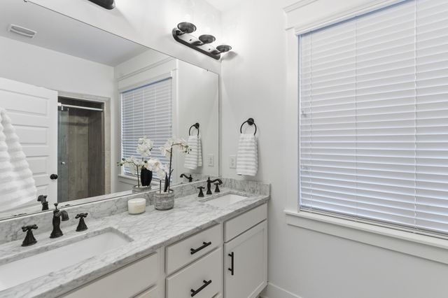 137 Elmhurst Ave, Nashville, TN 37207