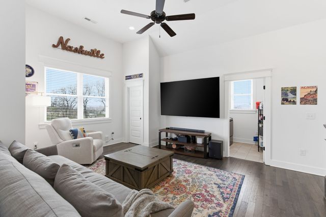 137 Elmhurst Ave, Nashville, TN 37207