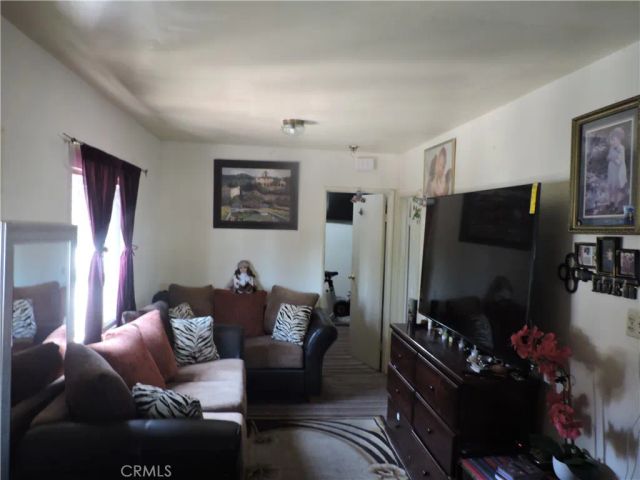 1350 E 43rd Street, Los Angeles, CA 90011