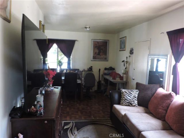 1350 E 43rd Street, Los Angeles, CA 90011