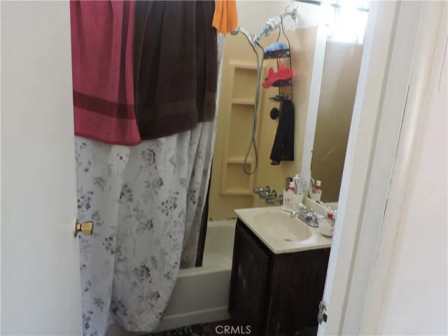 1350 E 43rd Street, Los Angeles, CA 90011