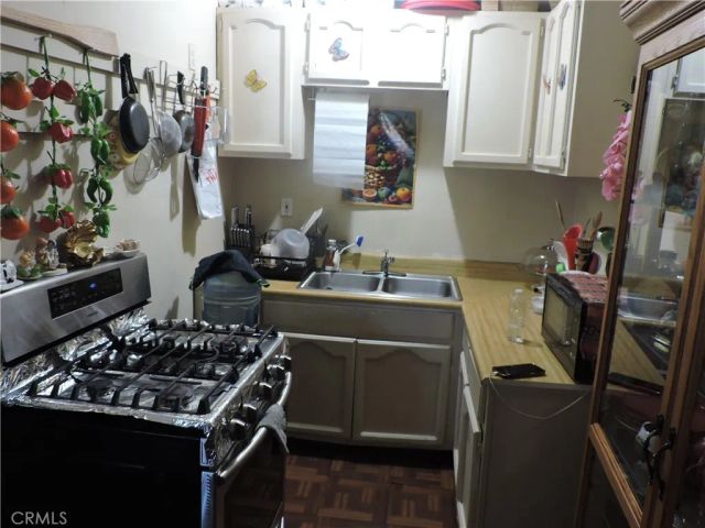 1350 E 43rd Street, Los Angeles, CA 90011