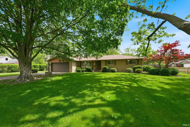 2710 Reed Road, Fort Wayne, IN 46815