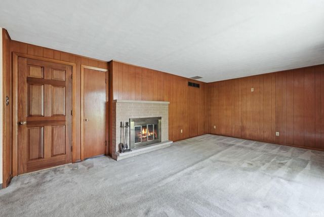 2710 Reed Road, Fort Wayne, IN 46815