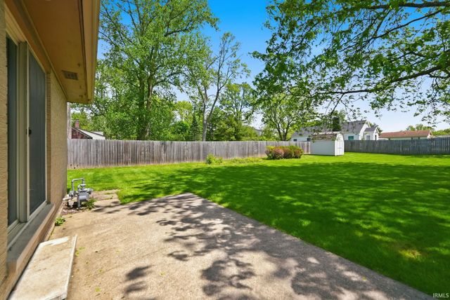 2710 Reed Road, Fort Wayne, IN 46815
