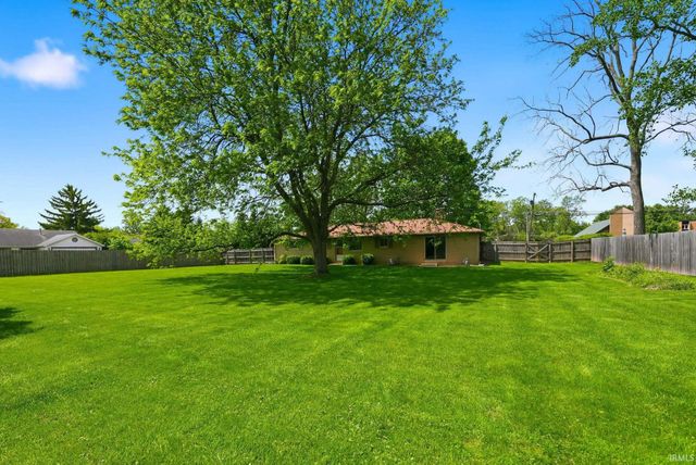 2710 Reed Road, Fort Wayne, IN 46815