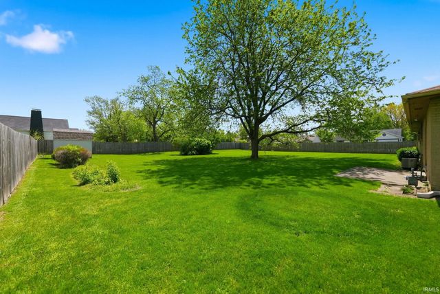 2710 Reed Road, Fort Wayne, IN 46815
