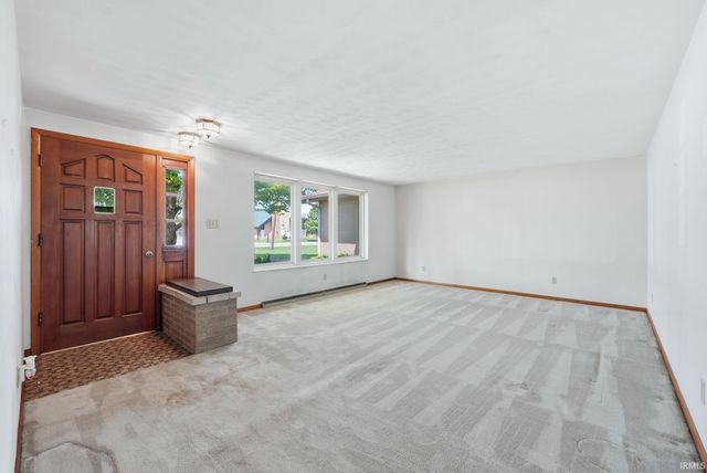 2710 Reed Road, Fort Wayne, IN 46815
