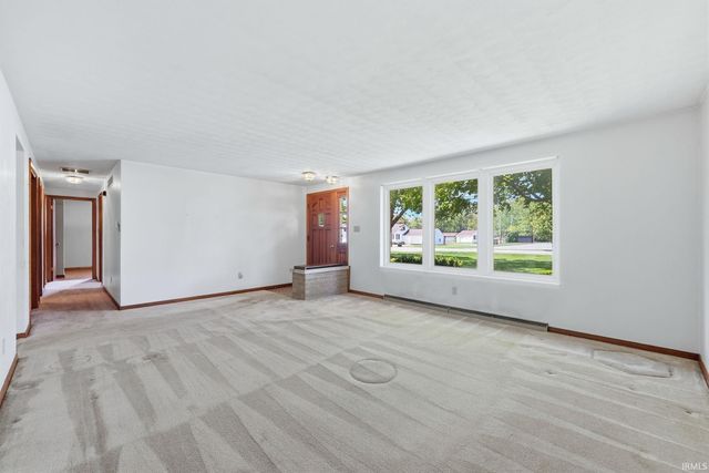 2710 Reed Road, Fort Wayne, IN 46815