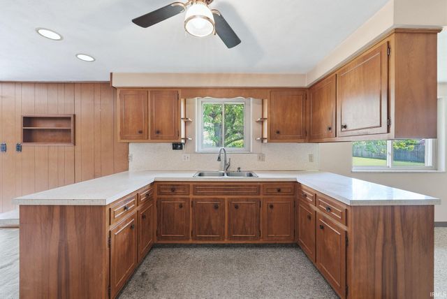 2710 Reed Road, Fort Wayne, IN 46815