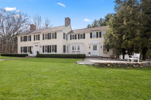 85 Strawberry Hill St, Dover, MA 02030