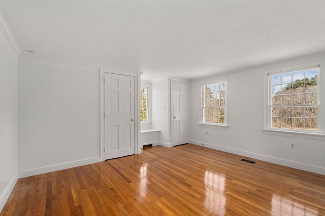 85 Strawberry Hill St, Dover, MA 02030