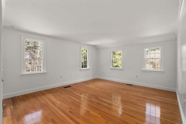 85 Strawberry Hill St, Dover, MA 02030