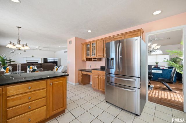 4815 N WEAVERRIDGE Boulevard, Peoria, IL 61615