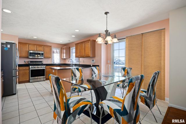 4815 N WEAVERRIDGE Boulevard, Peoria, IL 61615