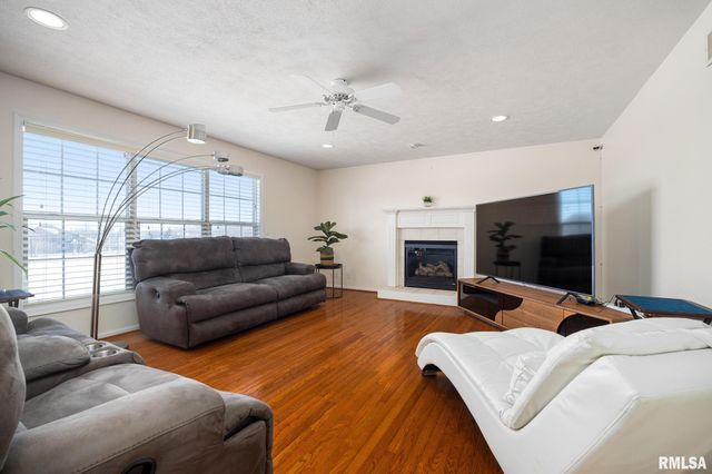 4815 N WEAVERRIDGE Boulevard, Peoria, IL 61615