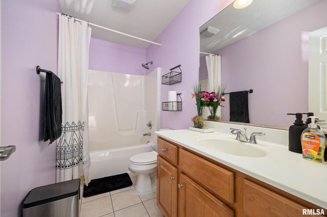 4815 N WEAVERRIDGE Boulevard, Peoria, IL 61615