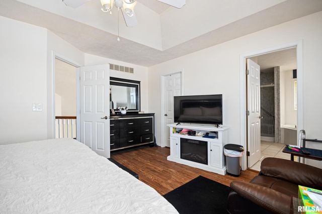 4815 N WEAVERRIDGE Boulevard, Peoria, IL 61615