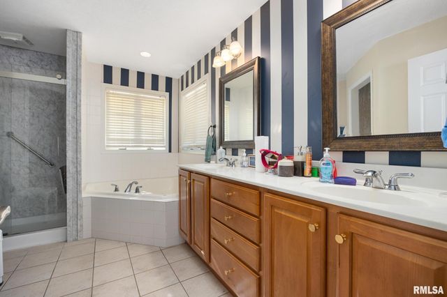 4815 N WEAVERRIDGE Boulevard, Peoria, IL 61615