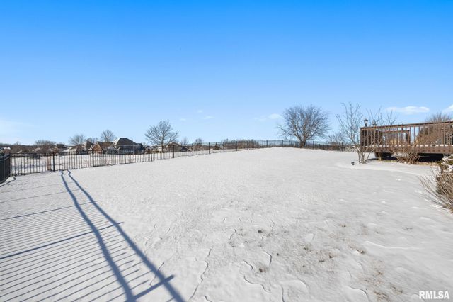 4815 N WEAVERRIDGE Boulevard, Peoria, IL 61615