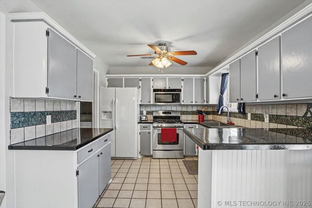 8005 S Date Avenue, Broken Arrow, OK 74011