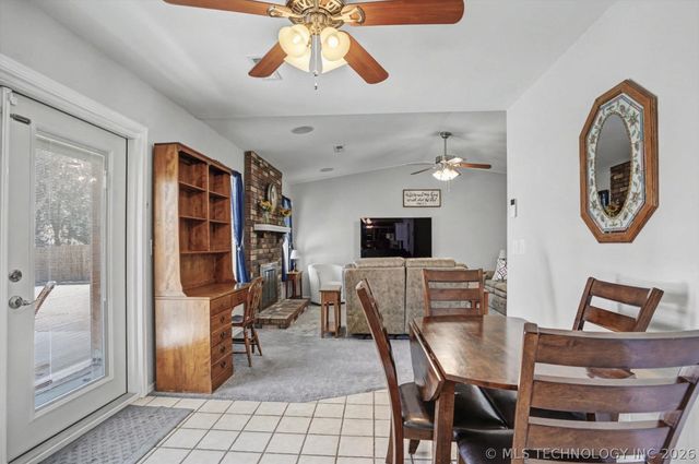 8005 S Date Avenue, Broken Arrow, OK 74011