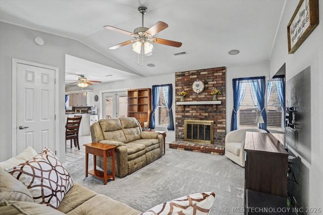 8005 S Date Avenue, Broken Arrow, OK 74011