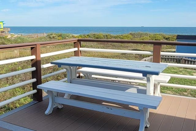 114 Sand Dune Court, Surfside Beach, TX 77541