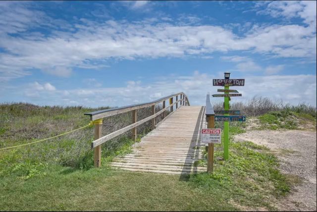 114 Sand Dune Court, Surfside Beach, TX 77541