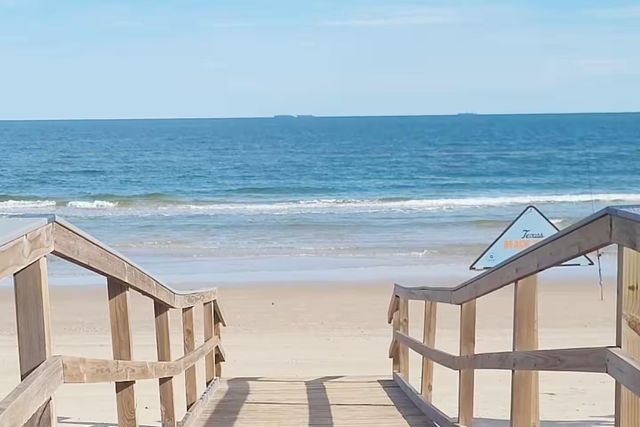 114 Sand Dune Court, Surfside Beach, TX 77541