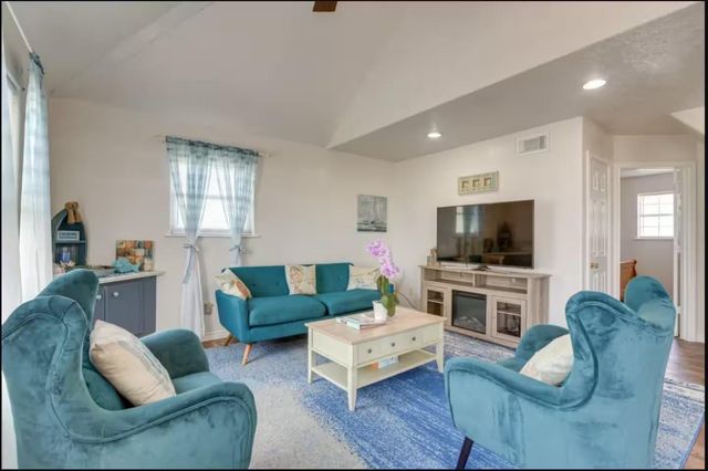 114 Sand Dune Court, Surfside Beach, TX 77541