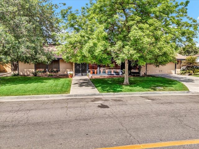 1967 Mulberry Drive, Hanford, CA 93230