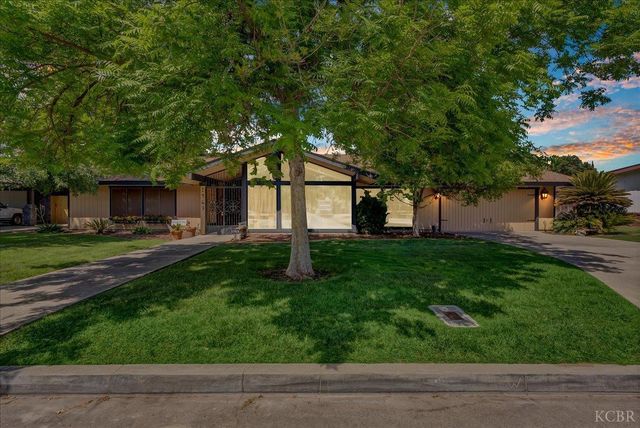 1967 Mulberry Drive, Hanford, CA 93230