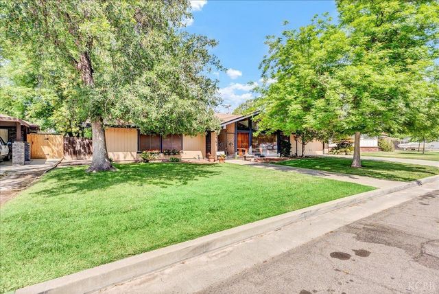 1967 Mulberry Drive, Hanford, CA 93230