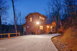 1150 E Kings Ridge Road, Gatlinburg, TN 37738