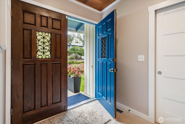 19321 Kenlake Place NE, Kenmore, WA 98028