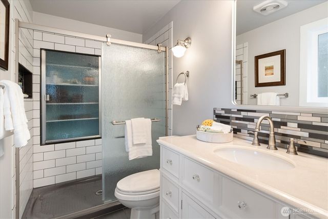 19321 Kenlake Place NE, Kenmore, WA 98028