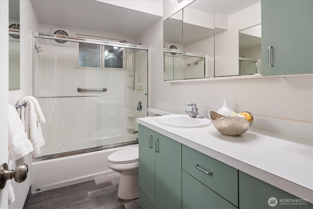 19321 Kenlake Place NE, Kenmore, WA 98028