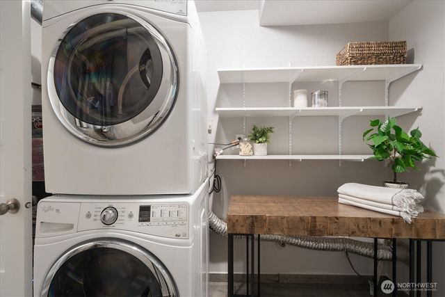 19321 Kenlake Place NE, Kenmore, WA 98028