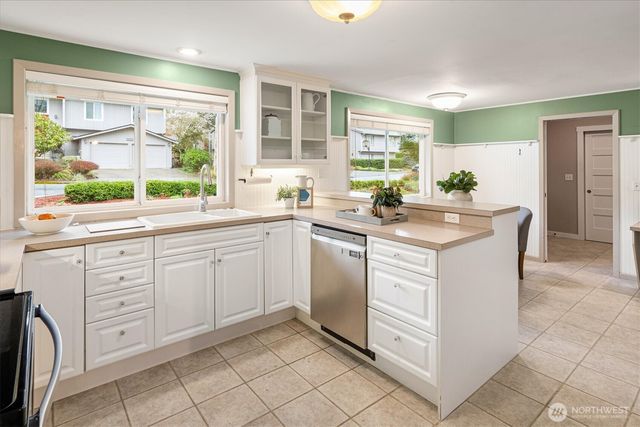 19321 Kenlake Place NE, Kenmore, WA 98028