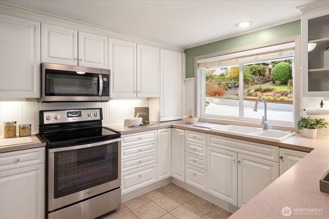 19321 Kenlake Place NE, Kenmore, WA 98028