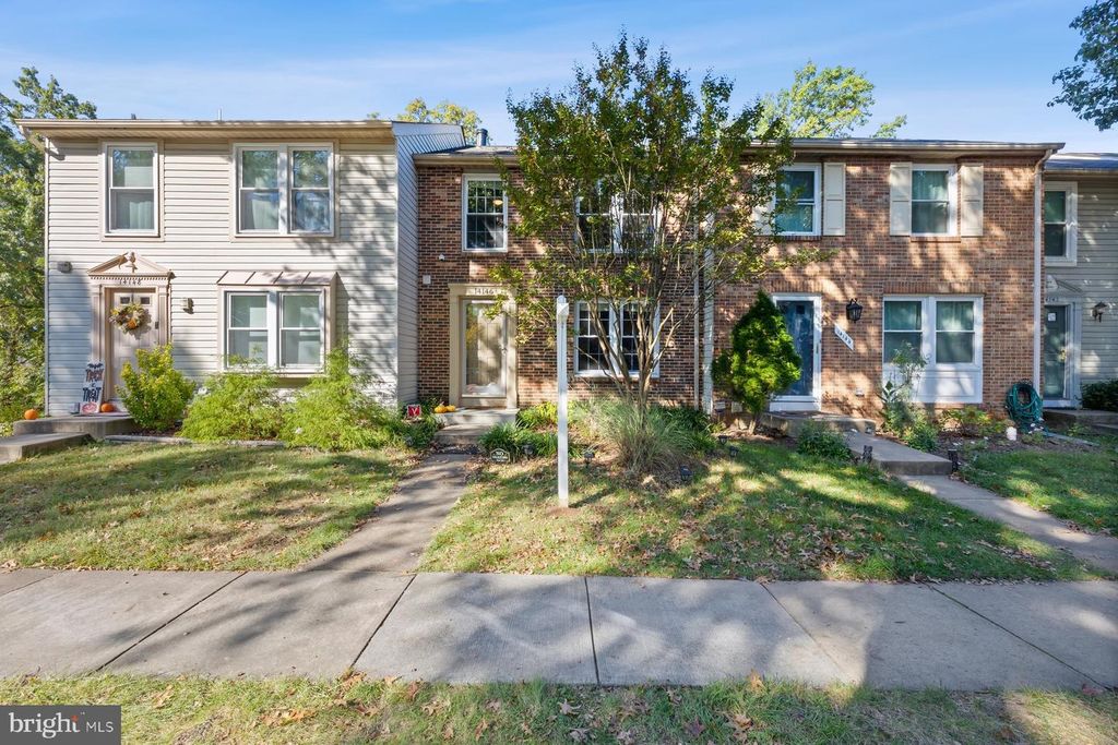 14146 RED RIVER DR, Centreville, VA 20121